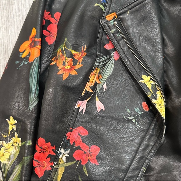 Urban Outfitters UO Painted Floral Vegan Faux Leather Moto Jacket - Picture 3 of 3
